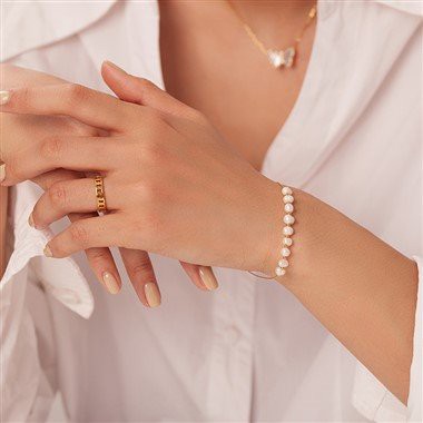 White Freshwater Pearl Bracelet